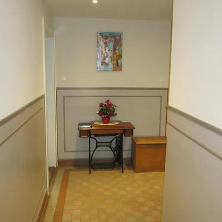 Faubourg Des Pierres *